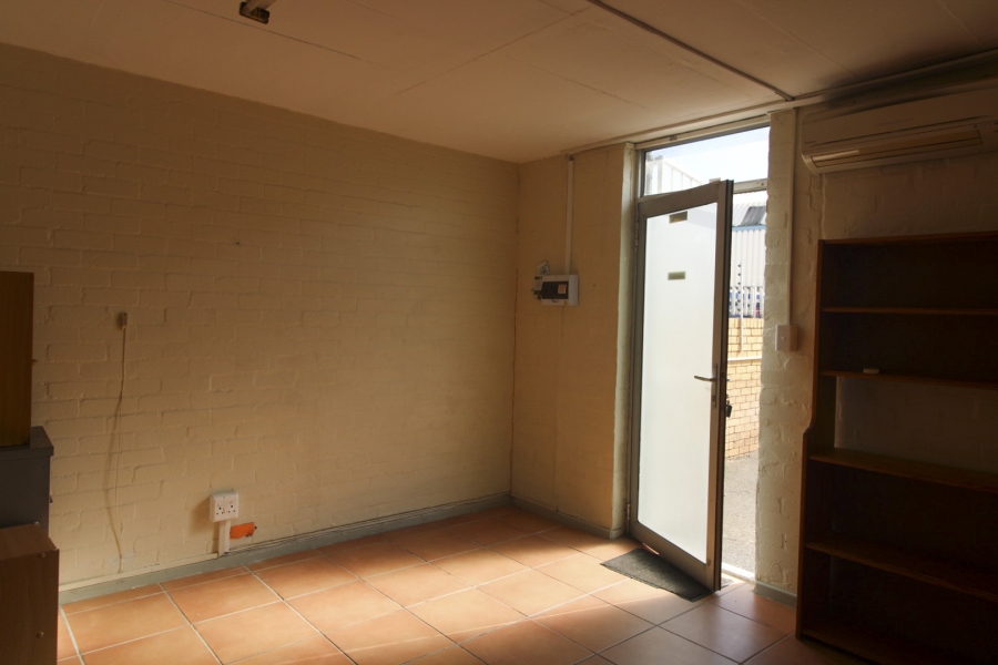 To Let Commercial Property for Rent in Maitland Western Cape